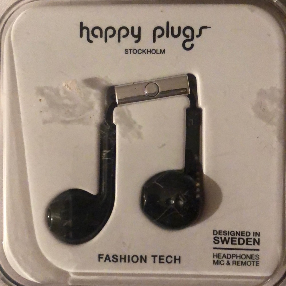 Ear buds by happy plugs 🔌